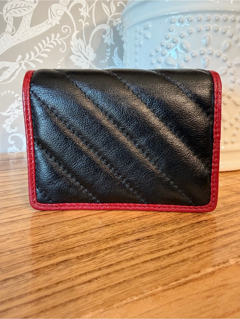 Gucci Black/Red Quilted Glazed Leather GG Marmont Card Case Sold Out! - Picture 4 of 15